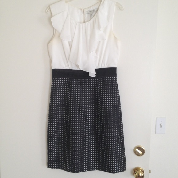 BCBGMaxAzria Dresses & Skirts - Black and white dress