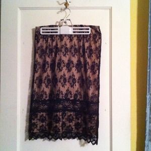 Express black and nude skirt, perfect for dinner.