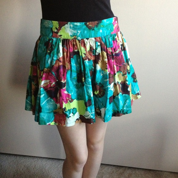 Forever 21 Dresses & Skirts - Forever 21 floral skirt