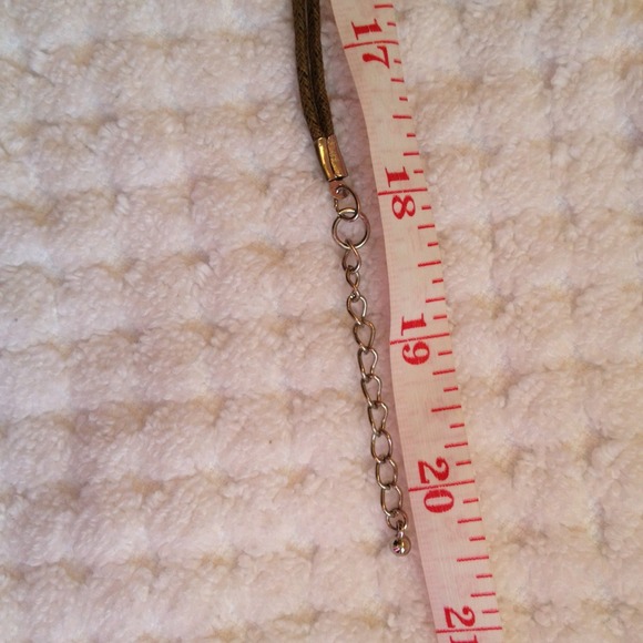 Seashell statement necklace - Picture 3 of 3