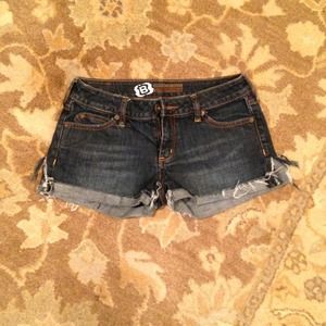 Bullhead jean shorts size 3