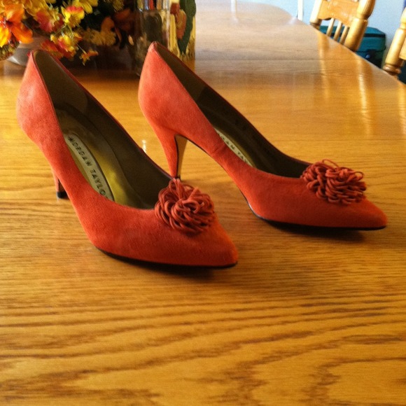 Orange Suade Pumps/mark dosns