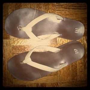 Gap FLIP FLOPS. Khacki color canvas w brown bottom