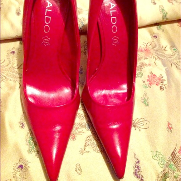 Red 👠leather stilettos. - Picture 1 of 4