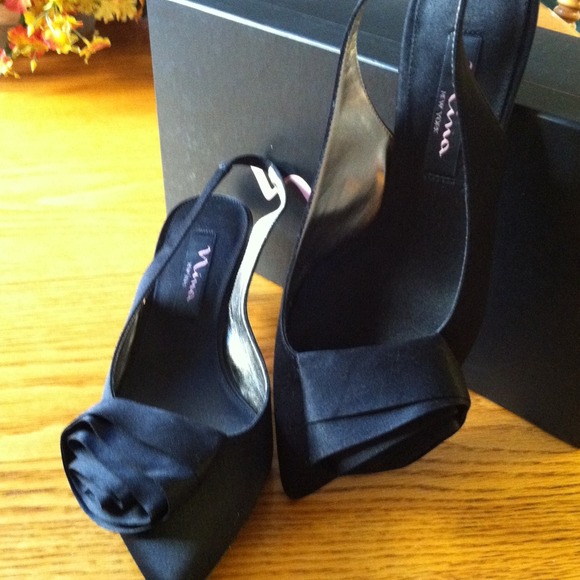 Pumps - Picture 2 of 3