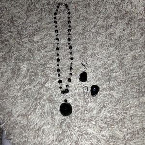 ⚡⚡Reduced⚡⚡Earring and necklace