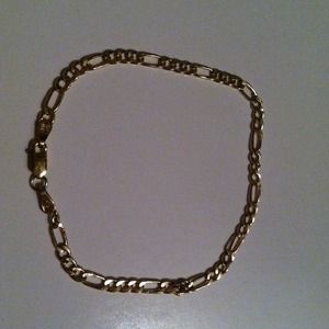 Dainty 10k gold figaro bracelet