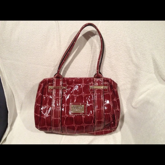 Guess | Bags | Authentic Guess Patent Purse | Poshmark
