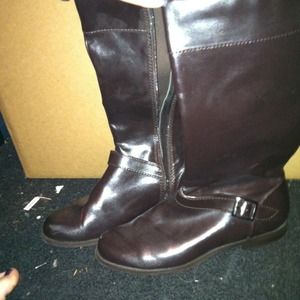 Brown boots never been worn!