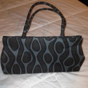 Reduced!! Fun pattern boutique purse!!