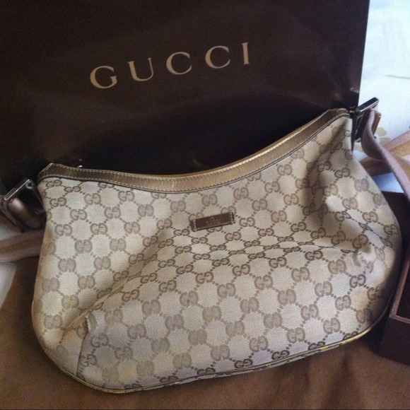 Gucci Handbags - 💢TRADED💢 Gucci purse authentic..