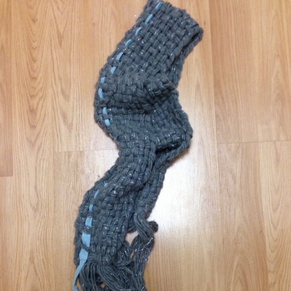 Grey and blue scarf. - Picture 1 of 1