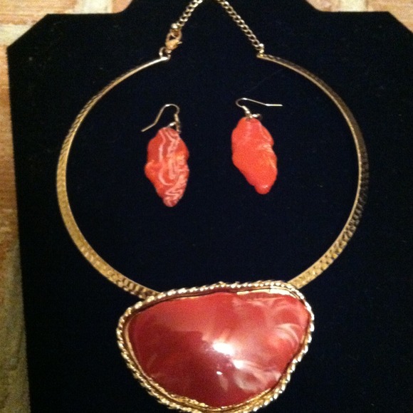 Gold tone Choker necklace with faux orange stone