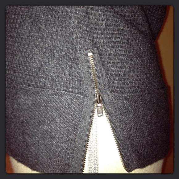 🚫SOLD🚫Black sweater-Ann Taylor Loft - Picture 2 of 4