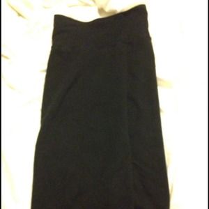 Comfortable form fitting pencil skirt