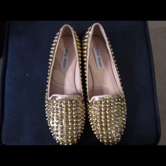 *****SOLD******Steve Madden Studlyy flats - Picture 2 of 4