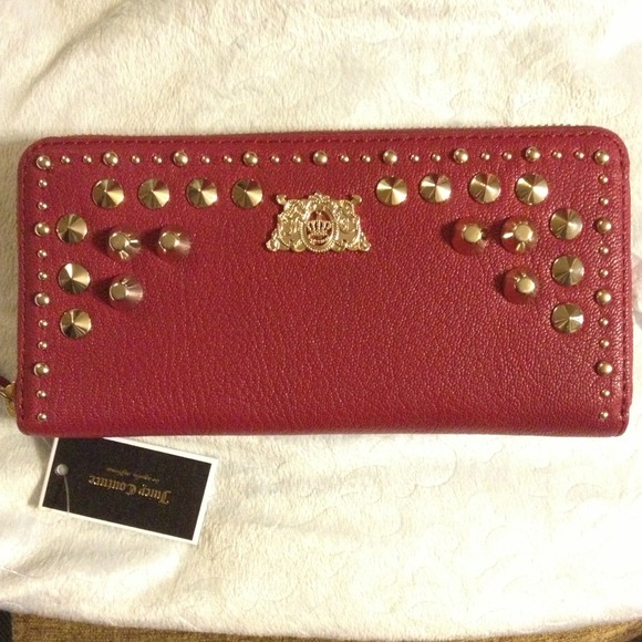 **SOLD** Authentic Juicy Couture zippy wallet
