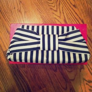 Sharp Hill Designs Clutch - New