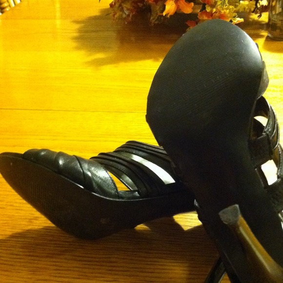 Shoes/markdowns - Picture 4 of 4