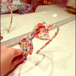 **REDUCED** Floral print headband