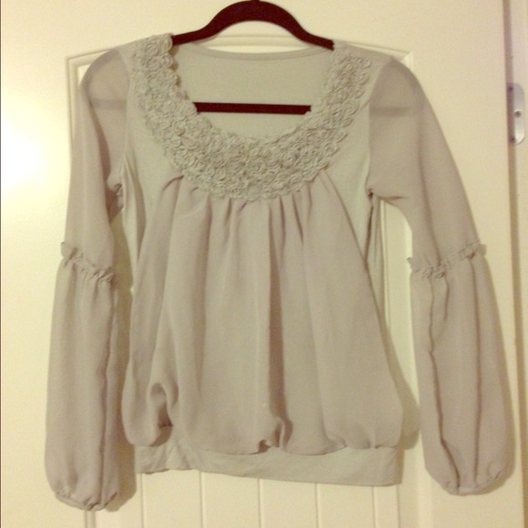 Super cute women's small blouse!