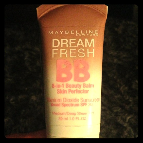✨✨✨Sold✨✨✨Maybelline Dream Finish BB Cream