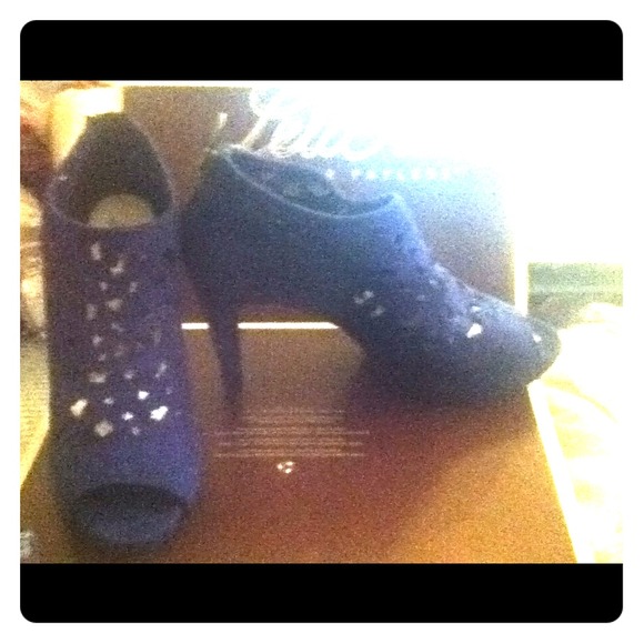 SOLD Lela Rose purple suede laser ankle booties