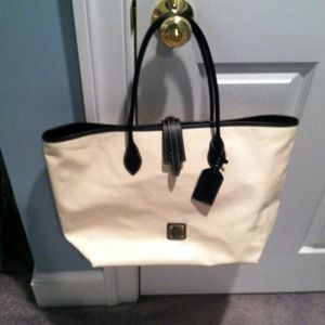 Dooney and Bourke tote.