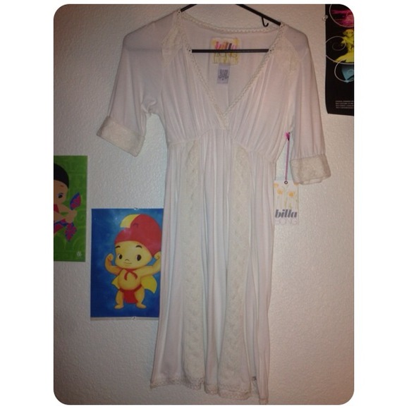 ✨REDUCED✨Brand new white Billabong dress.