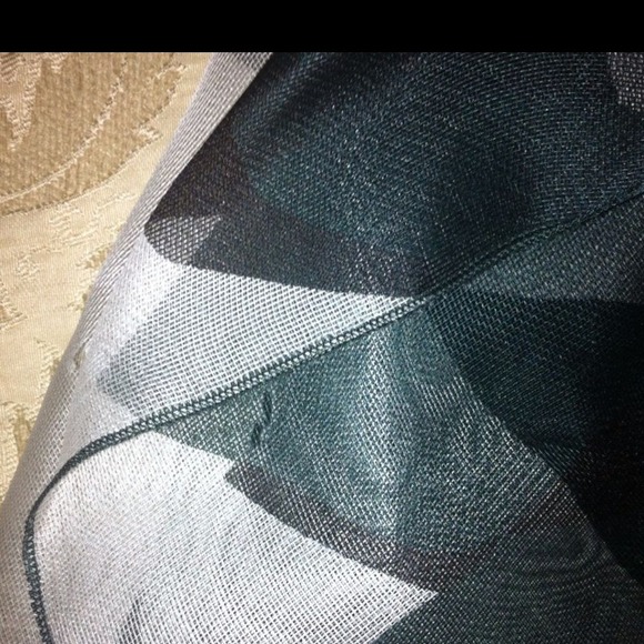❌Sold. Authentic Georgio Armani skirt - Picture 4 of 4