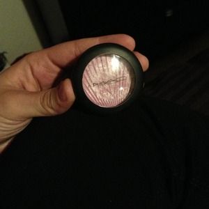 REDUCED!!!! Pink platinum mac eye shadow