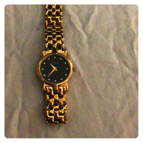 Authentic Gucci Watch with diamonds dials. - Picture 1 of 4
