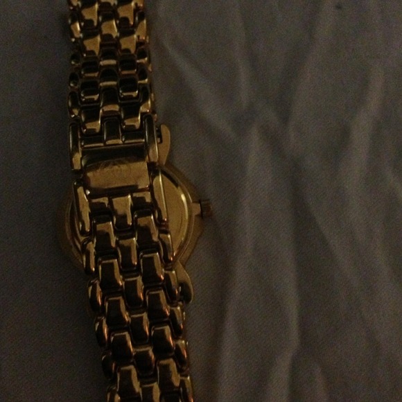 Authentic Gucci Watch with diamonds dials. main image 4