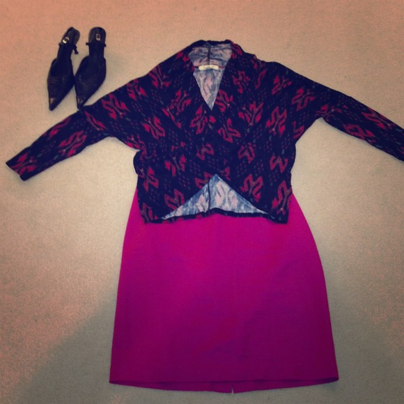 Closet clean out sale! Gorgeous faux wrap top