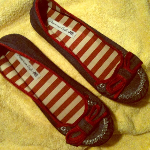 American Eagle flats