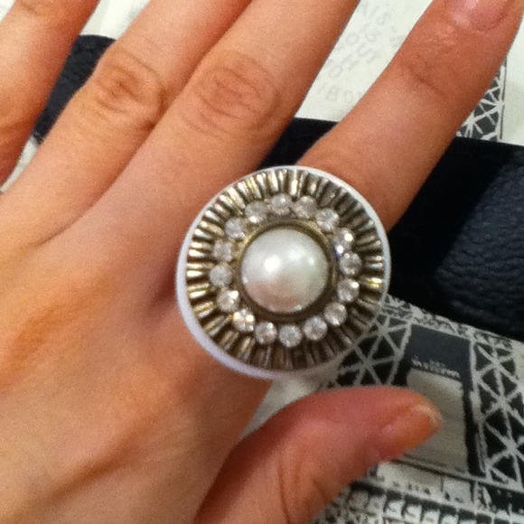 Kardashian collection ring