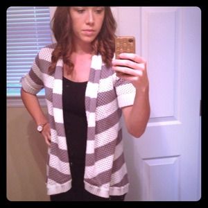 Gray/White knit sweater