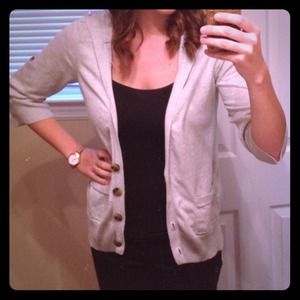 American Eagle gray knit sweater.