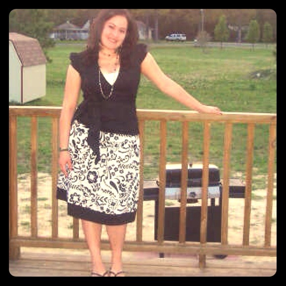 🎆Reduced black and white skirt🎆