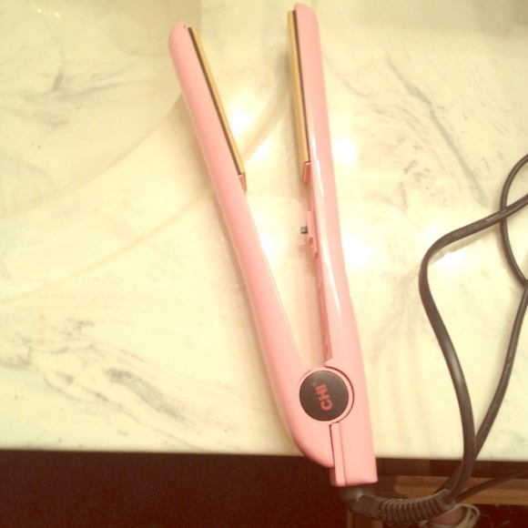 Pink chi straightener