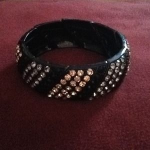Bangle bracelet
