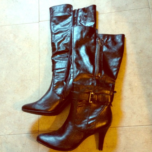 Sexy black boots
