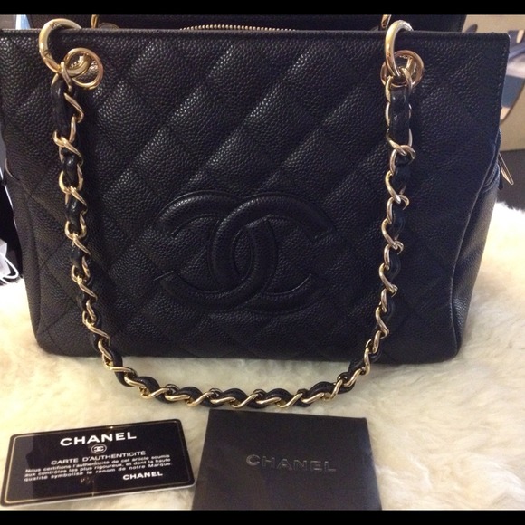 *SOLD* Authentic CHANEL Quilted Caviar Bag - Picture 1 of 3