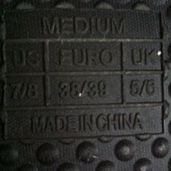 🎀Cute indoor boot slippers🎀 from PACSUN!❄⛄ - Picture 2 of 3