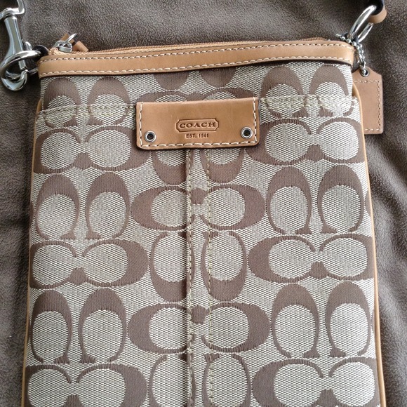 Genuine Coach Swingpack cross body purse