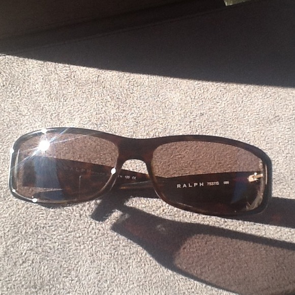 Ralph Lauren tortoise shell sunglasses - Picture 2 of 4