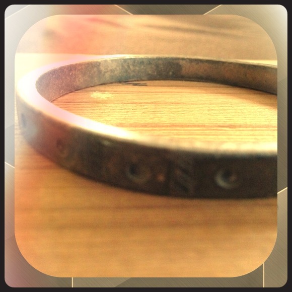 Distressed Silver Colored Bangle 🐝 - Picture 1 of 2