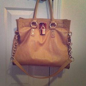 Bakers Handbags - ✨Reserved✨Bakers Nude Purse with Gold Lock Bakers Handbags - ✨Reserved✨Bakers Nude Purse with Gold Lock