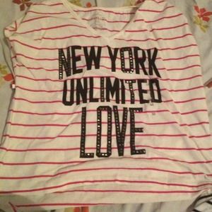 Cropped striped tee. Cream/Red