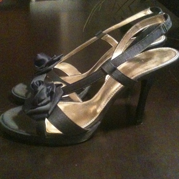 PESÁRO Heels - Picture 2 of 2